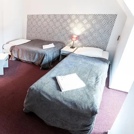 بيت شباب Melody Stary Rynek